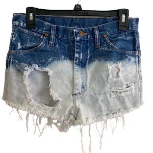 Vintage Wrangler Bleach Dyed Distressed‎ Cut Off Shorts Size 31 High Waisted